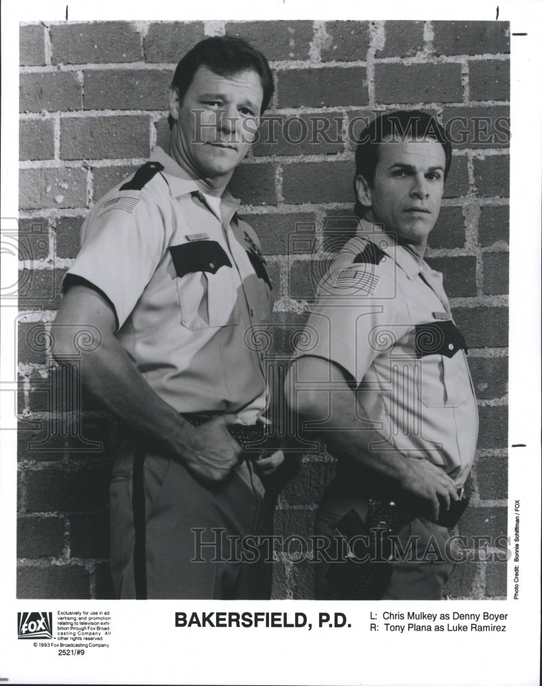 1993 Press Photo Chris Mulkey & Tony Plana in "Bakefield, P.D." - RSH92423 - Historic Images