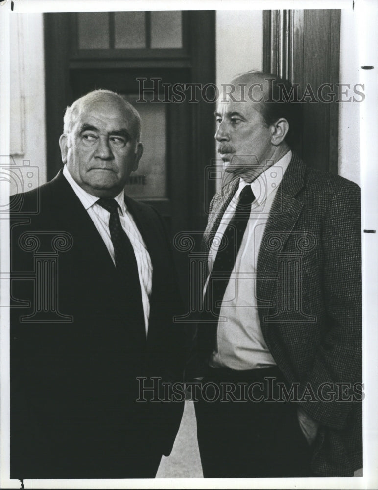 1987 Press Photo Ed Asner Macon McCalman Actors The Bronx Zoo The Moral Equation - Historic Images