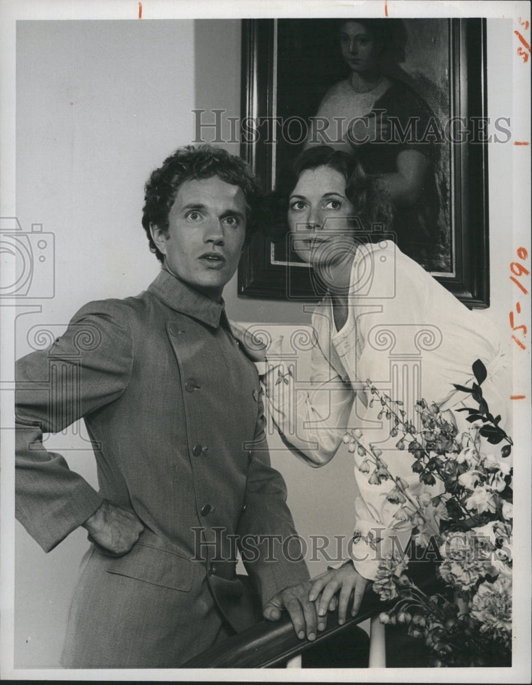 1975 Paul Rudd & Kitty Winn in "Beacon Hill" - Historic Images
