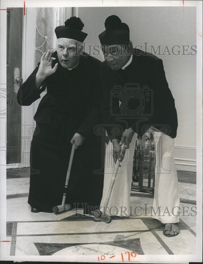 1975 George Ede & Ved Banhu in "Beacon Hill" - Historic Images