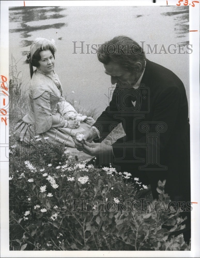 1976 Sada Thompson Hal Holbrook Actors Sandburg's Lincoln Last Days - Historic Images
