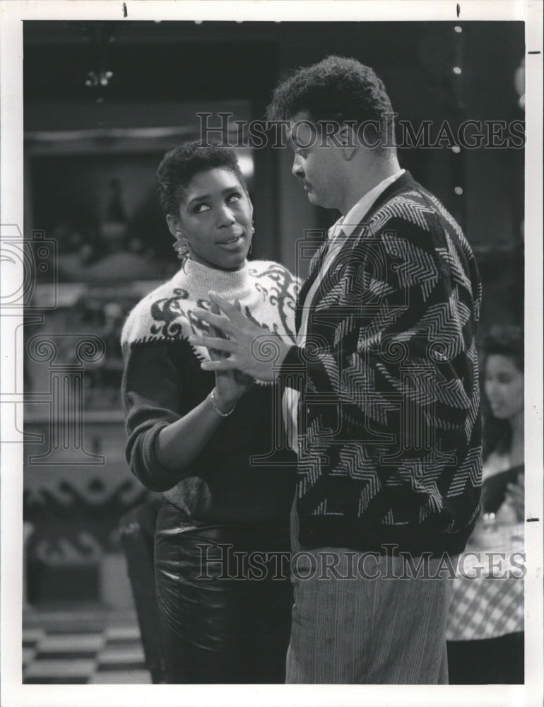 1990 Press Photo Dawnn Lewis Sinbad A Different World NBC - Historic Images
