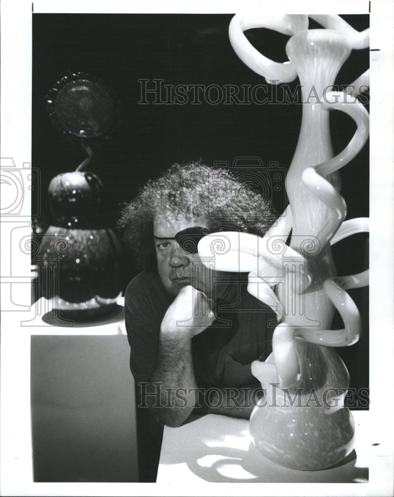 1993 Press Photo Artist Dale Chiculy Glass Fire Exhibit Tampa Museum of Art - Historic Images