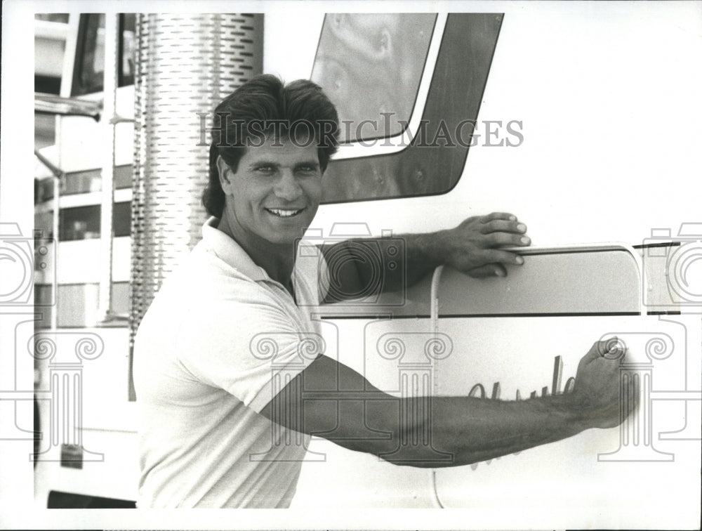 1985 Dwayne Cooley Falcon Crest CBS - Historic Images