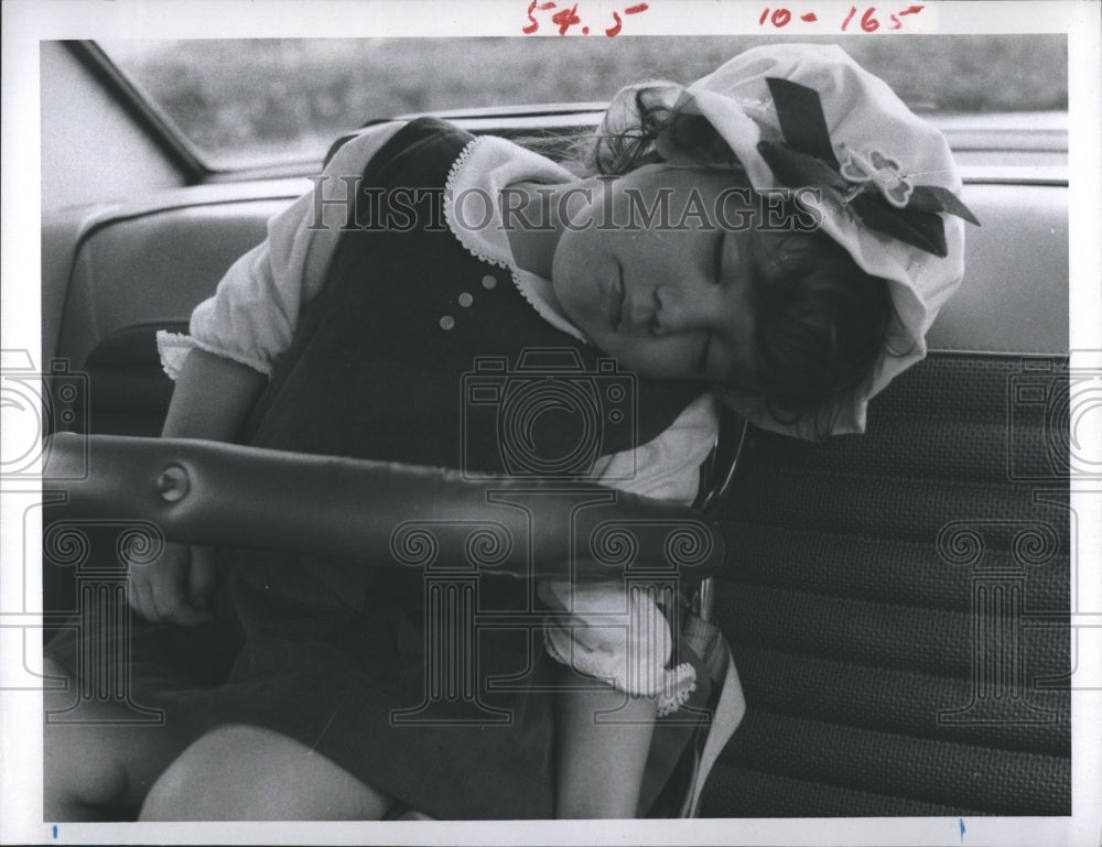 1970 Honey Hightower takes a nap - Historic Images