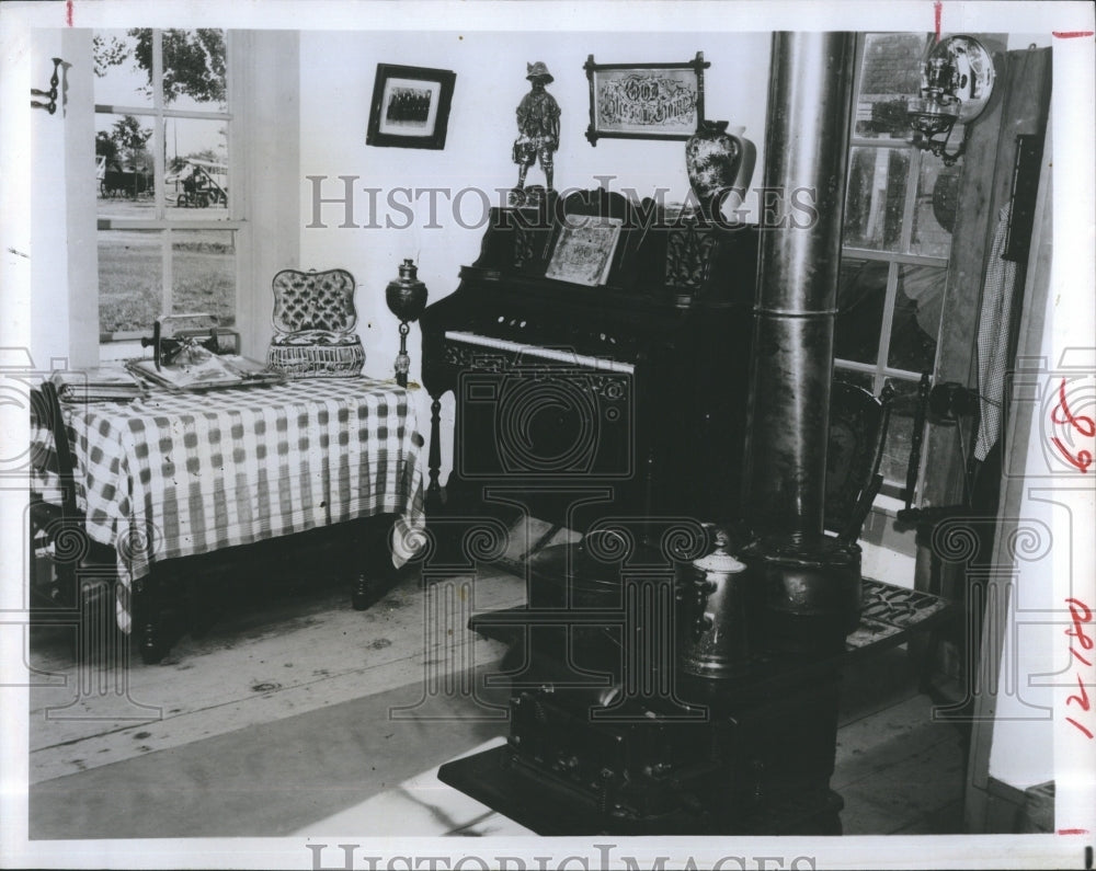 Press Photo room pioneer village Nebraska - Historic Images