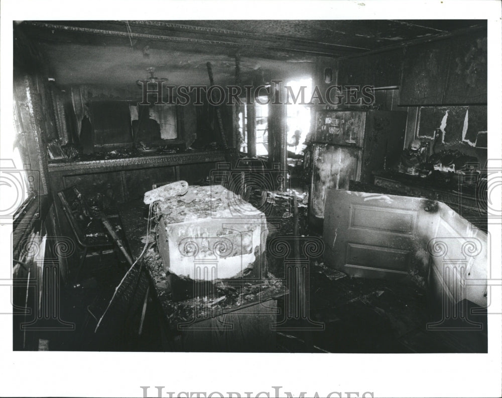 1988 Press Photo fire destroyed mobile home High Point Village - Historic Images