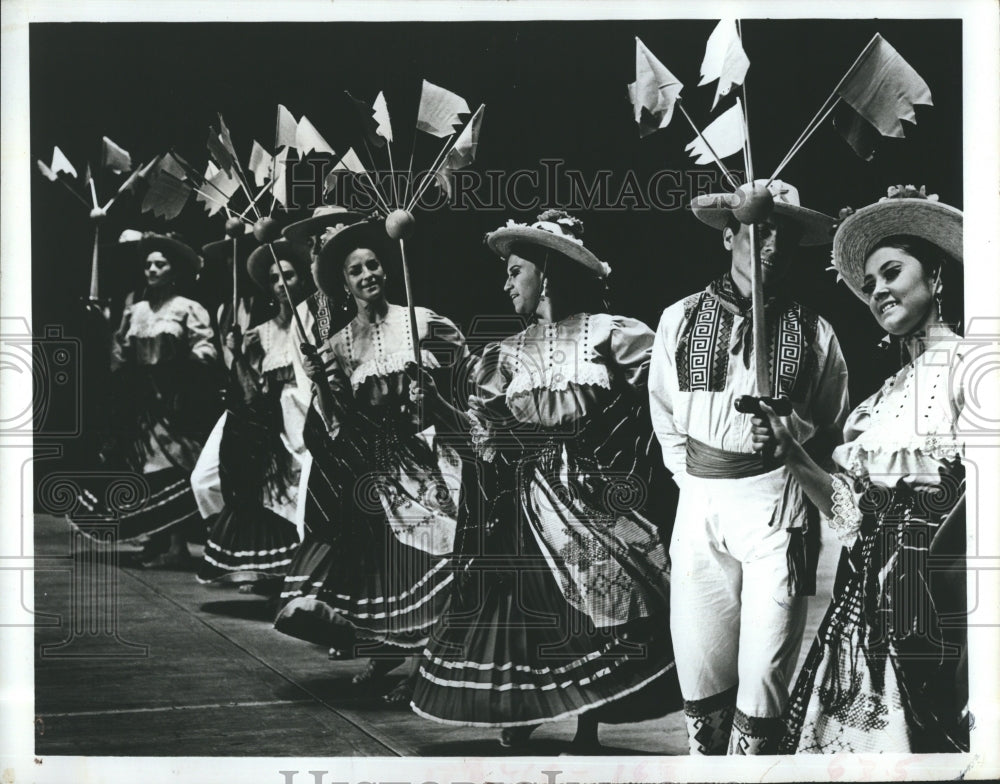 1974 Company Of Mexican Dancers Fiesta Folklorico Bayfront Center - Historic Images