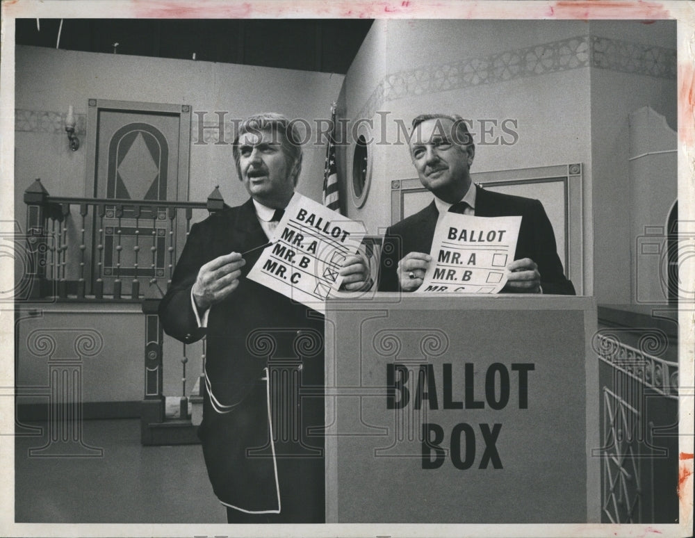 1970 Bob Keeshan, "Captain Kangaroo" & Walter Cronkite - Historic Images