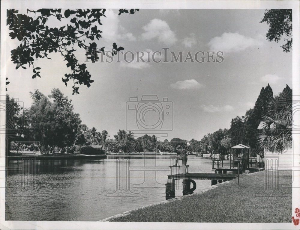 1965 Pithlachascotee River - Historic Images