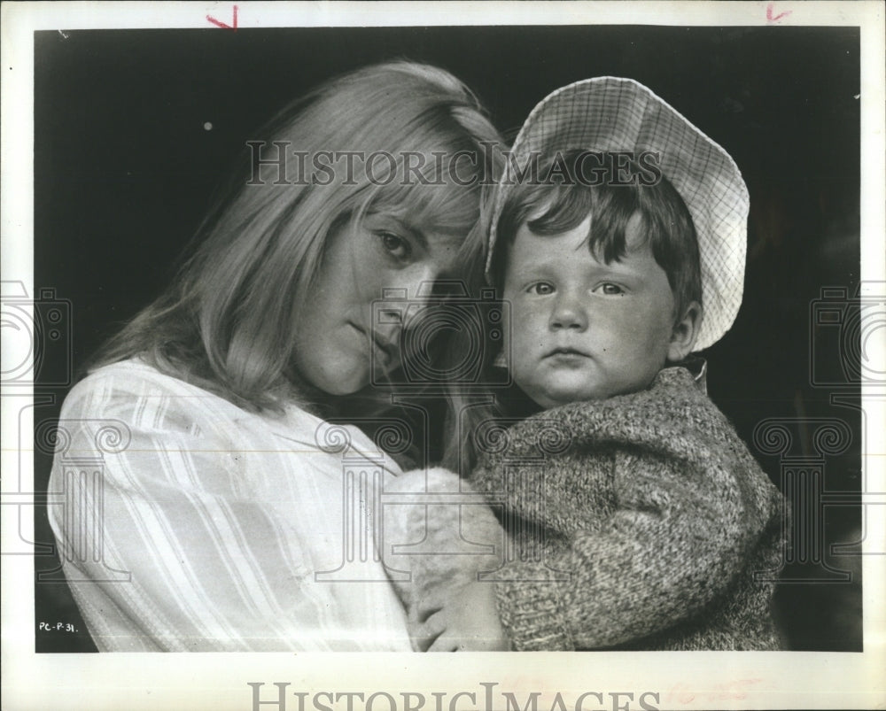 1968 Carol White & Simon King in "Poor Cow" - Historic Images