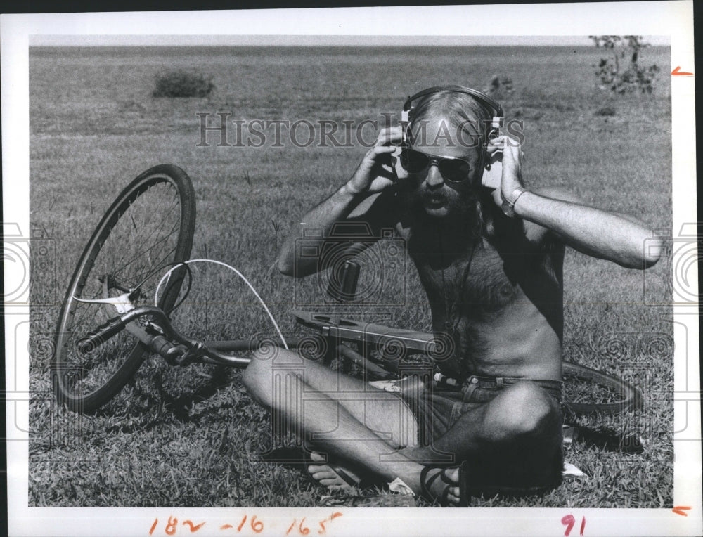 1973 Marshall Wheeler riding his bag. - Historic Images