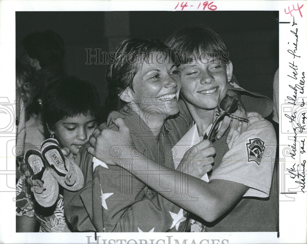 1985 Diane Urbanus Wins Kevin Walker In TaeKwonDo Match-Black Belt - Historic Images