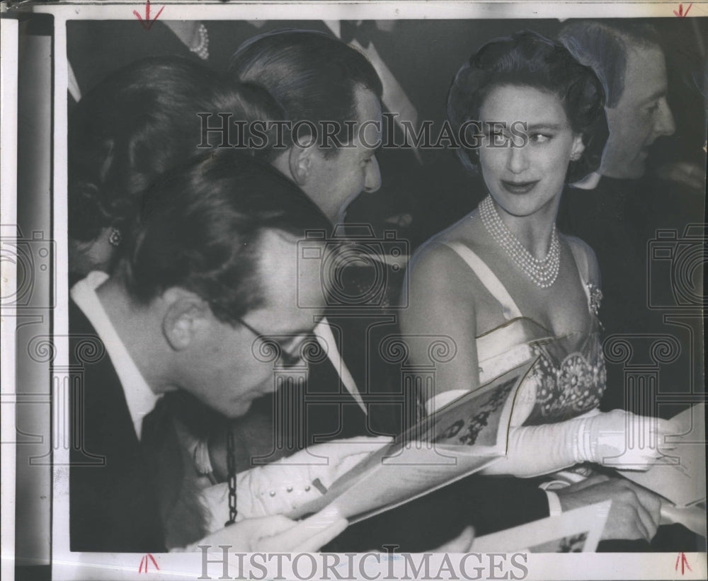 Press Photo Margaret and 2 men. - Historic Images