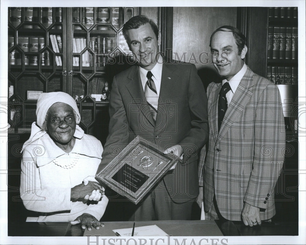 1970 Aunt Sue, Suzie Hartsfield, Governor Acker, Ralph Turlington - Historic Images