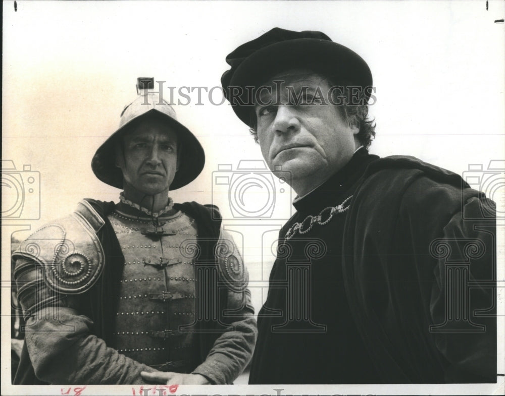 1985 Actors Larry Lamb Oliver Reed &quot;Christopher Columbus&quot; CBS TV - Historic Images