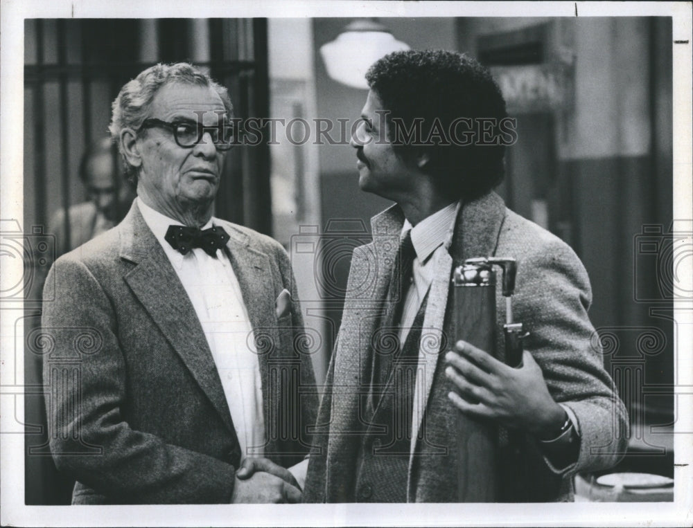 1981 James Gregory and Ron Glass in &quot;Barney Miller&quot; - Historic Images