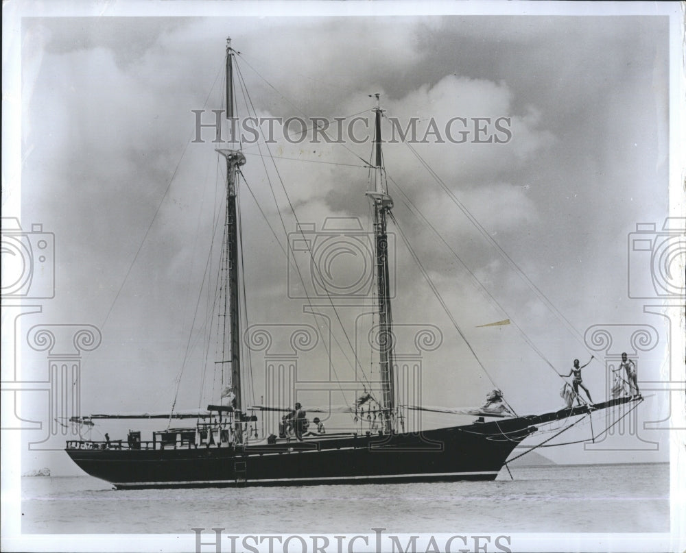 Press Photo Us Virgin Islands Cruising through the Caribbean on a Yacht - Historic Images