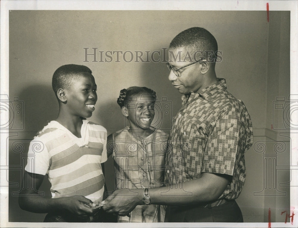 1959 School Administrator William Thompson Students Lucious Thomas - Historic Images