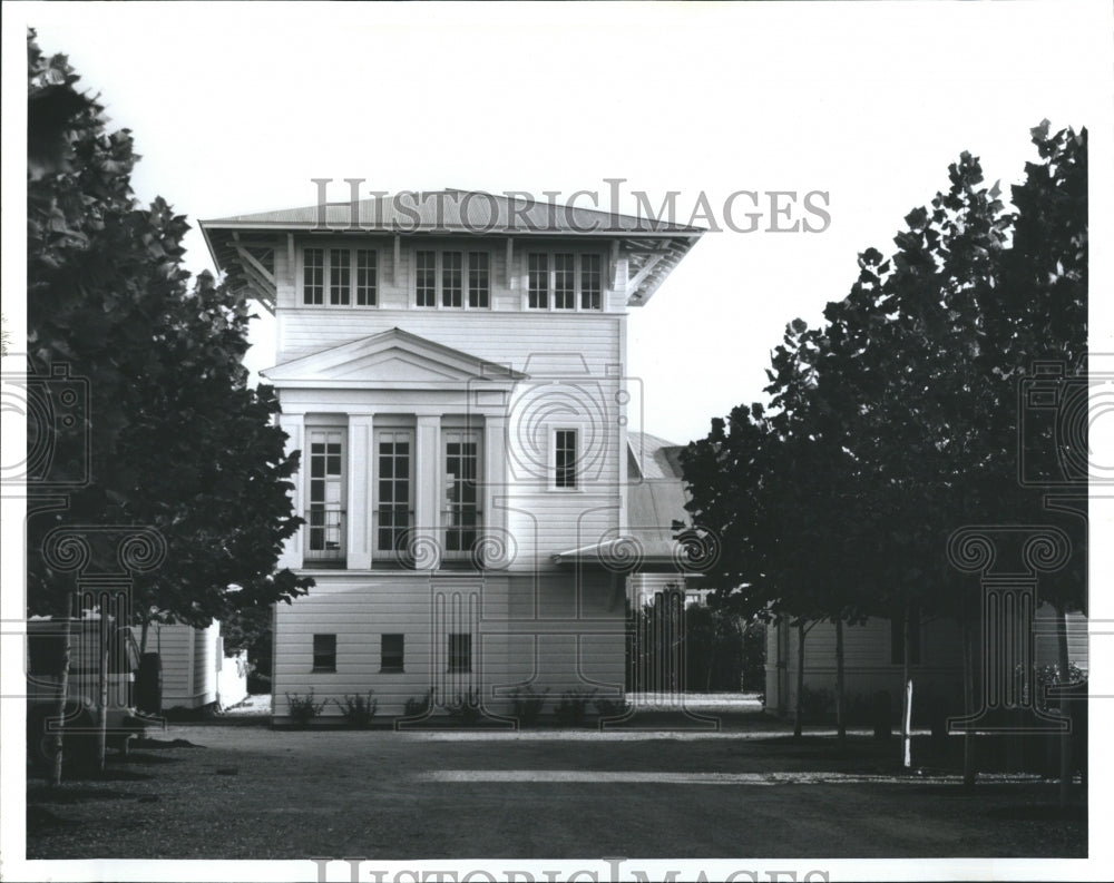 1994 Press Photo House at Seaside. - Historic Images