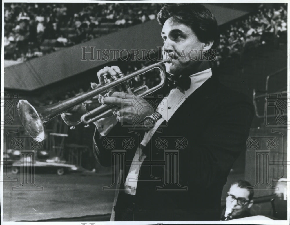 Press Photo Keith Greene - Historic Images