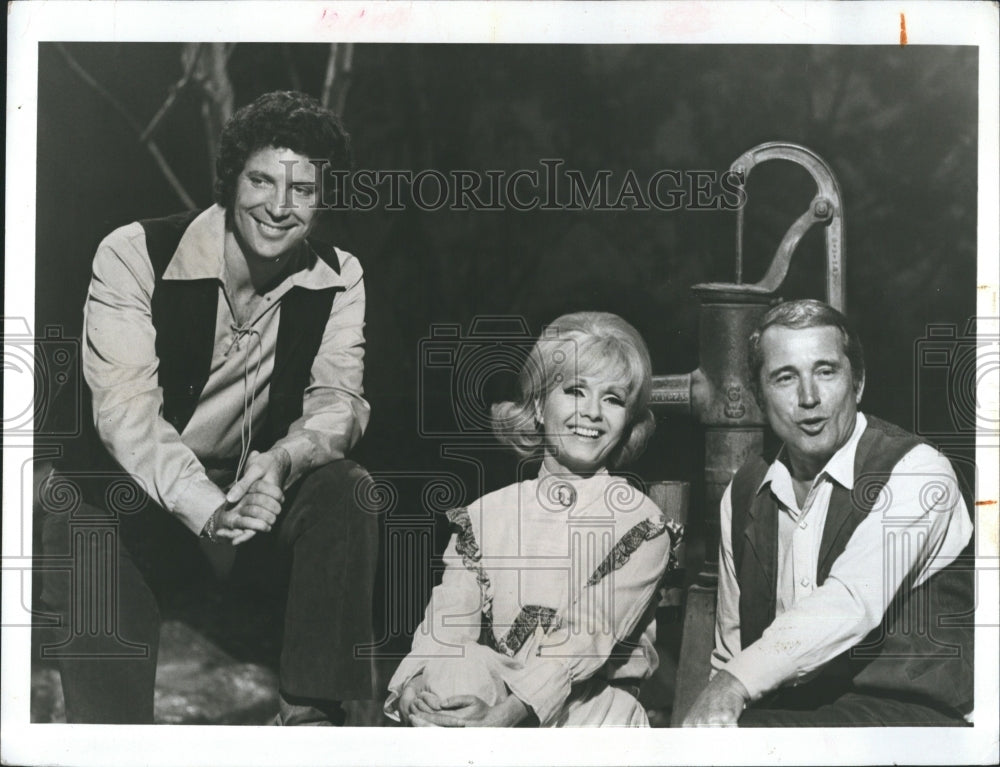 1970 Tom Jones,Debbie Reynolds &amp; Perry Como - Historic Images