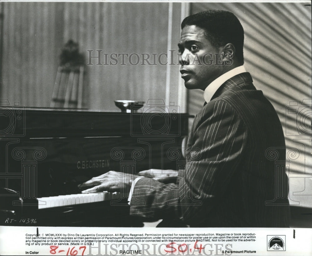 1982 Joward Rollins in "Ragtime" - Historic Images