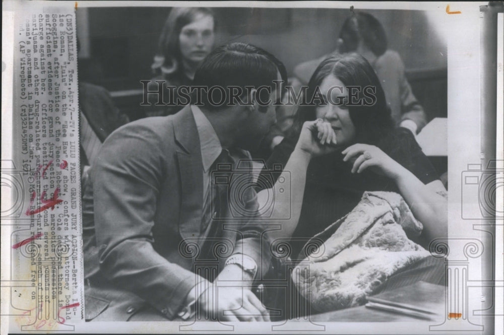 1971  Bertha Louise Roman, "Lulu" on Heehaw & Attorney Robert Cole - Historic Images