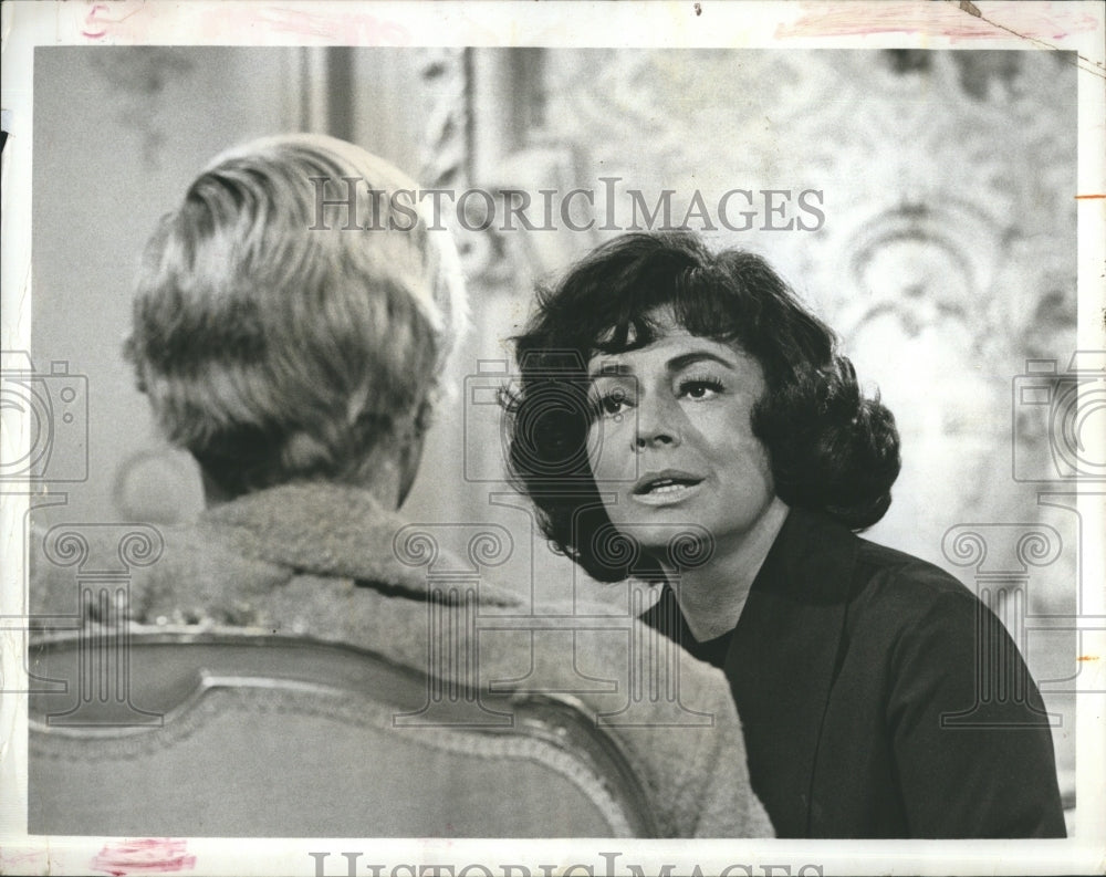 1973 Ruth Roman &amp; John Findlaster in &quot;Marcus Welby MD&quot; - Historic Images