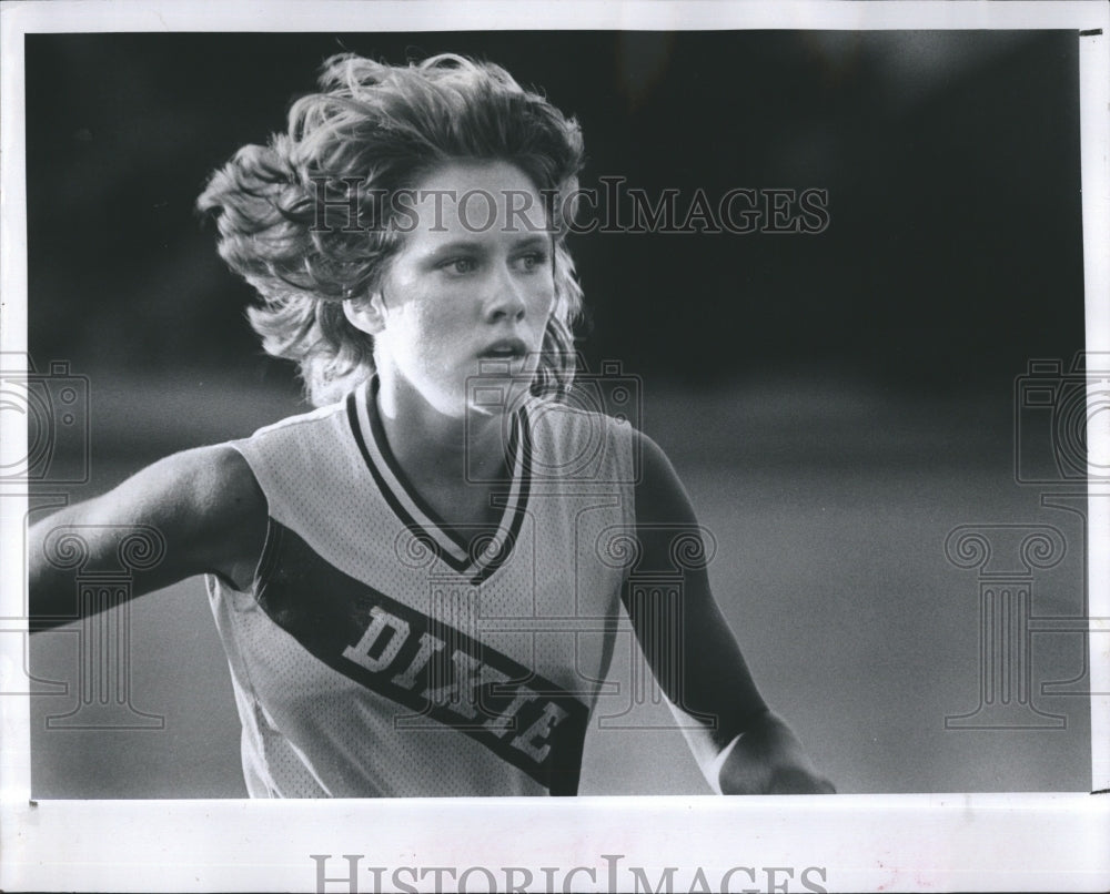 1978 Shelly Gornick Runs On Cross Country Course - Historic Images