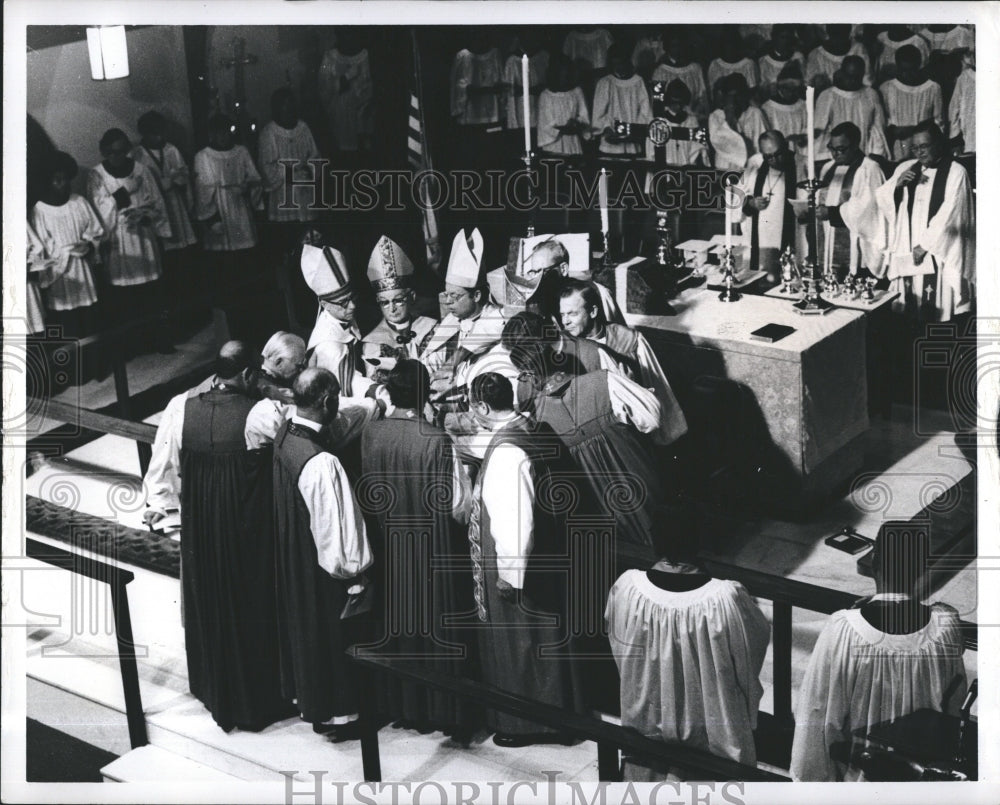 1974 Bishop Paul Haynes John Ellis Catholic Church - Historic Images