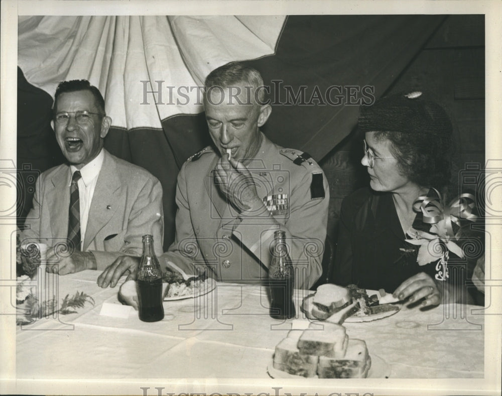 1945 Gen Courtney Hodges Commanding 1st Army - Historic Images