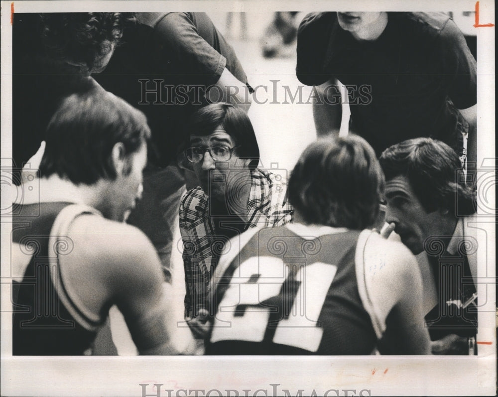 1975 Pitt Coach Tim Grgurich talks things with Panther Squad ball - Historic Images