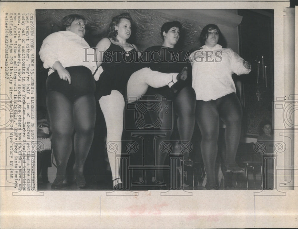 1967 audition Carol Swanberg Barbra Streisand show oversized chorus - Historic Images