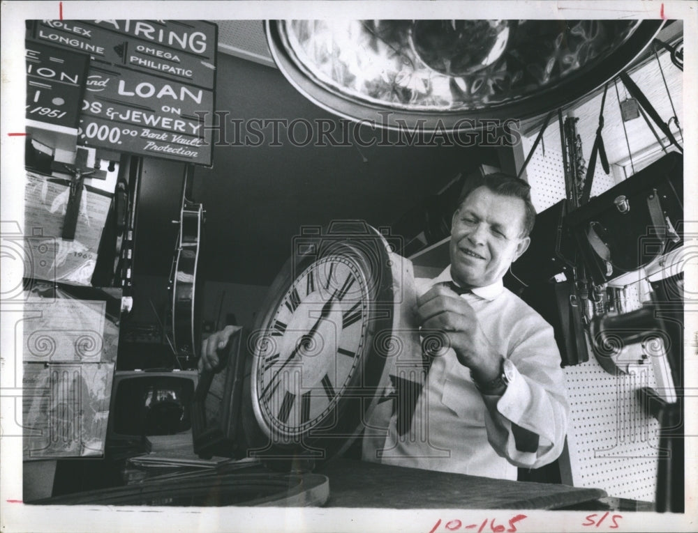 1969 Pawn Broker Dimitri Zagorsky - Historic Images