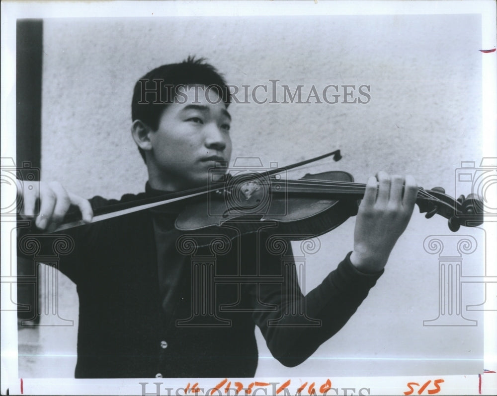 1972 Korean Violinist Young Keun Kim - Historic Images