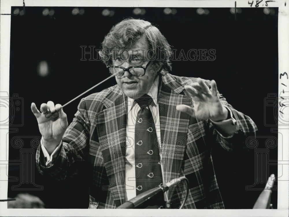 1978 Press Photo Gunther Schuller Conducts New York Philharmonic - RSJ00247 - Historic Images