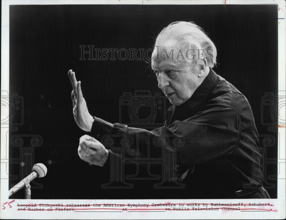 1971 Press Photo Leopold Stokowski Conductor STOKOWSKI REHEARSES PBS - RSJ00269 - Historic Images