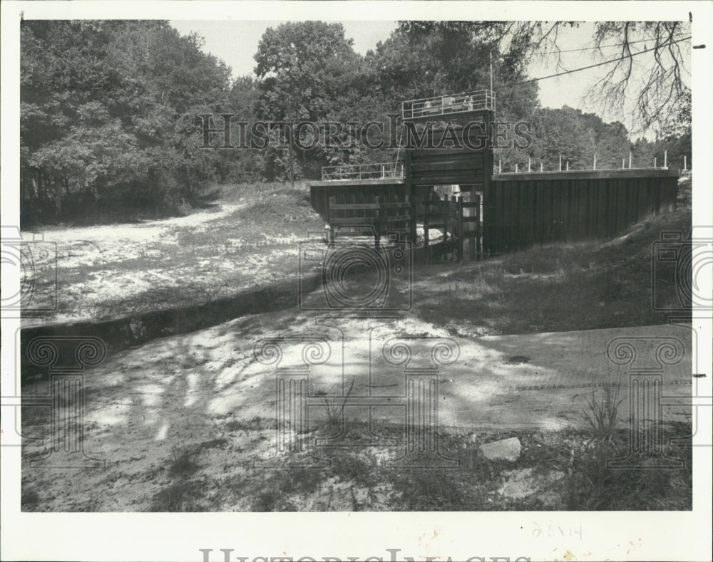 1981 Leslie Heffner          Canal.-Historic Images