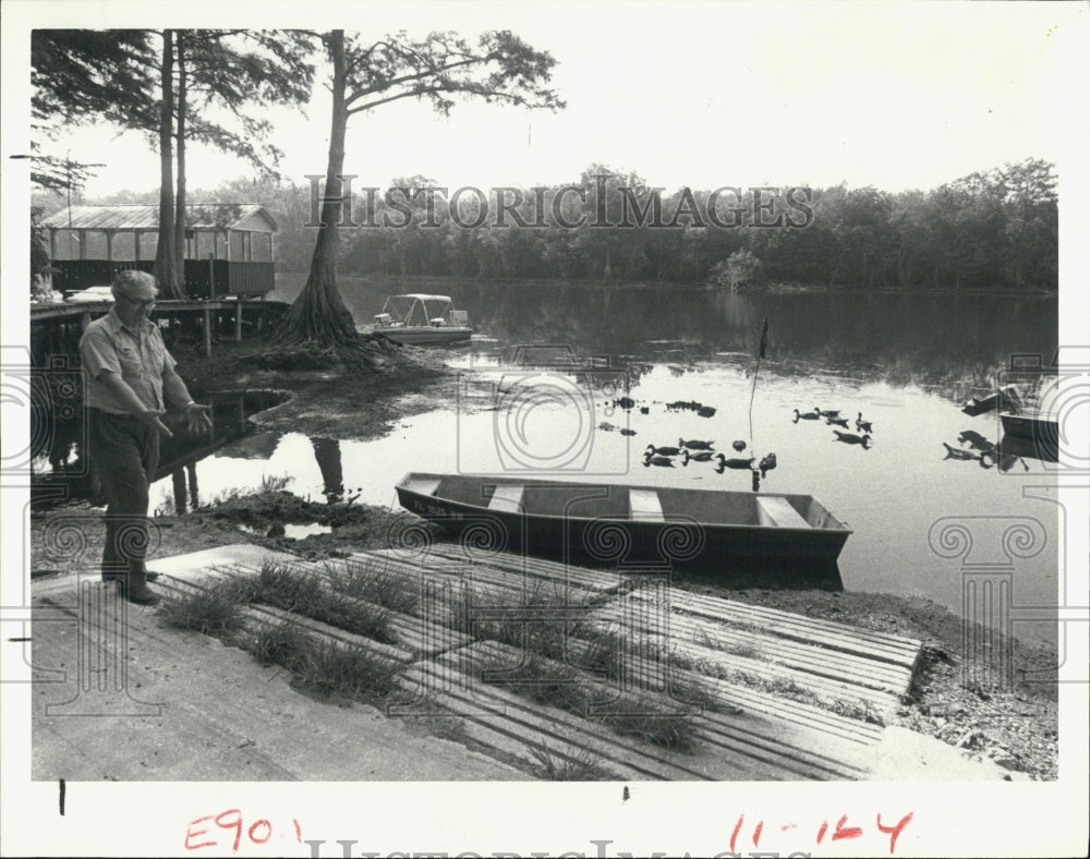 1981 Press Photo Drought making it rough on boaters fishing business. - Historic Images