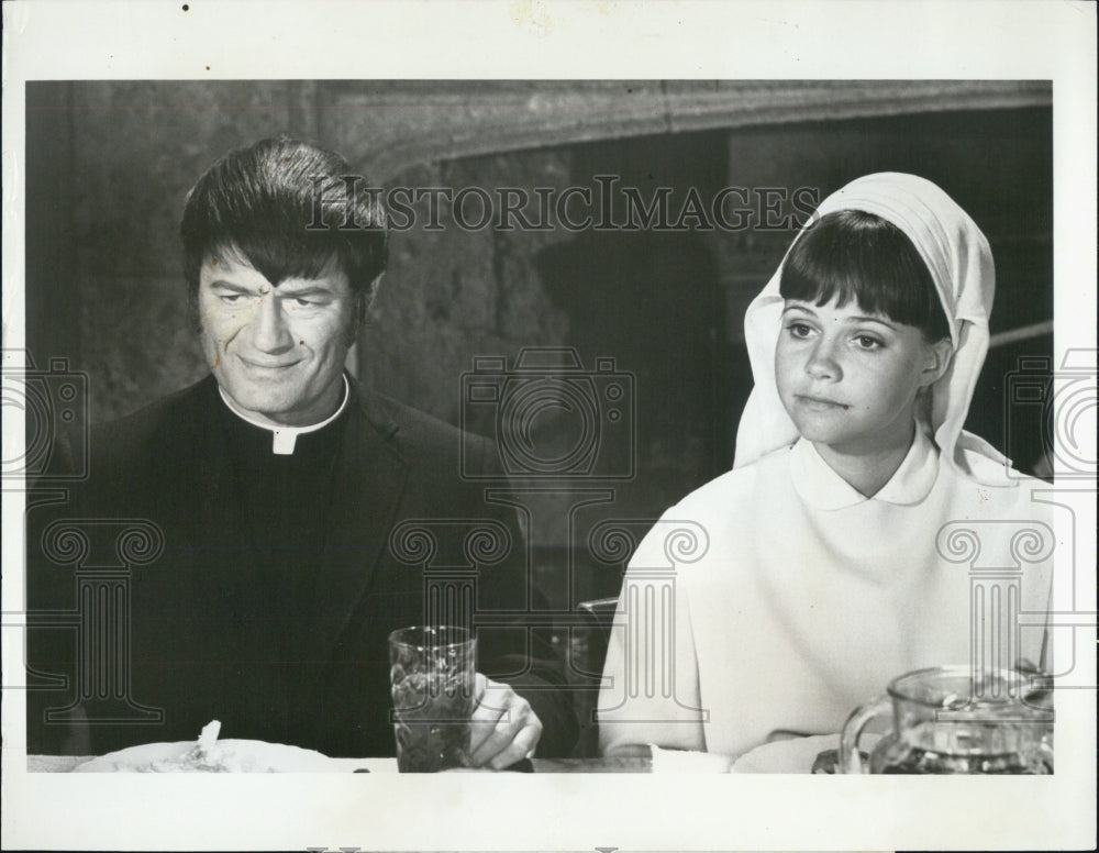 1971 Copy Photo 1969 Actor Larry Storch Actress Sally Field &quot;The Flying Nun&quot; - Historic Images