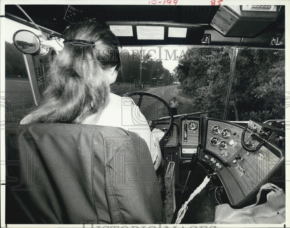 1980 Press Photo Jan Wylie Truck Driver In The Driver&#39;s Section of the Cab - Historic Images