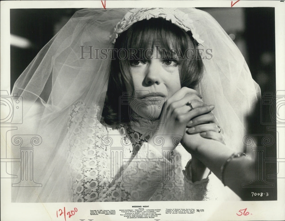 1970 Press Photo Tessa Wyatt Actress WEDDING NIGHT - Historic Images