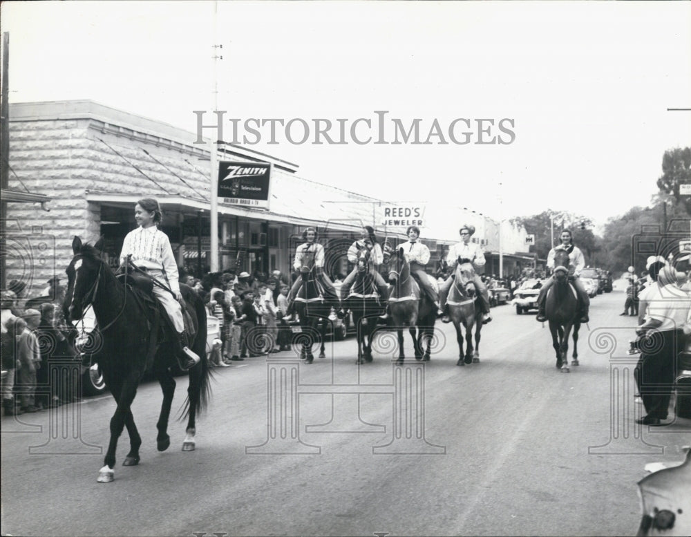 1967 Press Photo Riders In De Soto Parade Take Part In Gymkhana - Historic Images