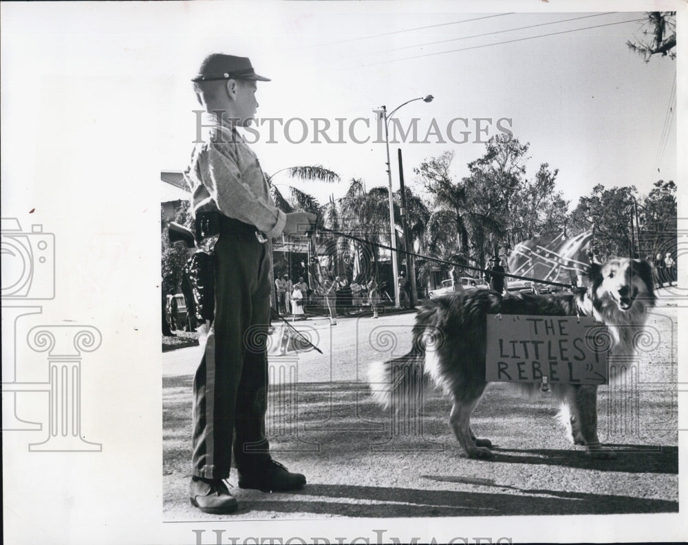 1961 Press Photo Marlon Carroll&#39;s dog Littlest Rebel competes in pet contest - Historic Images