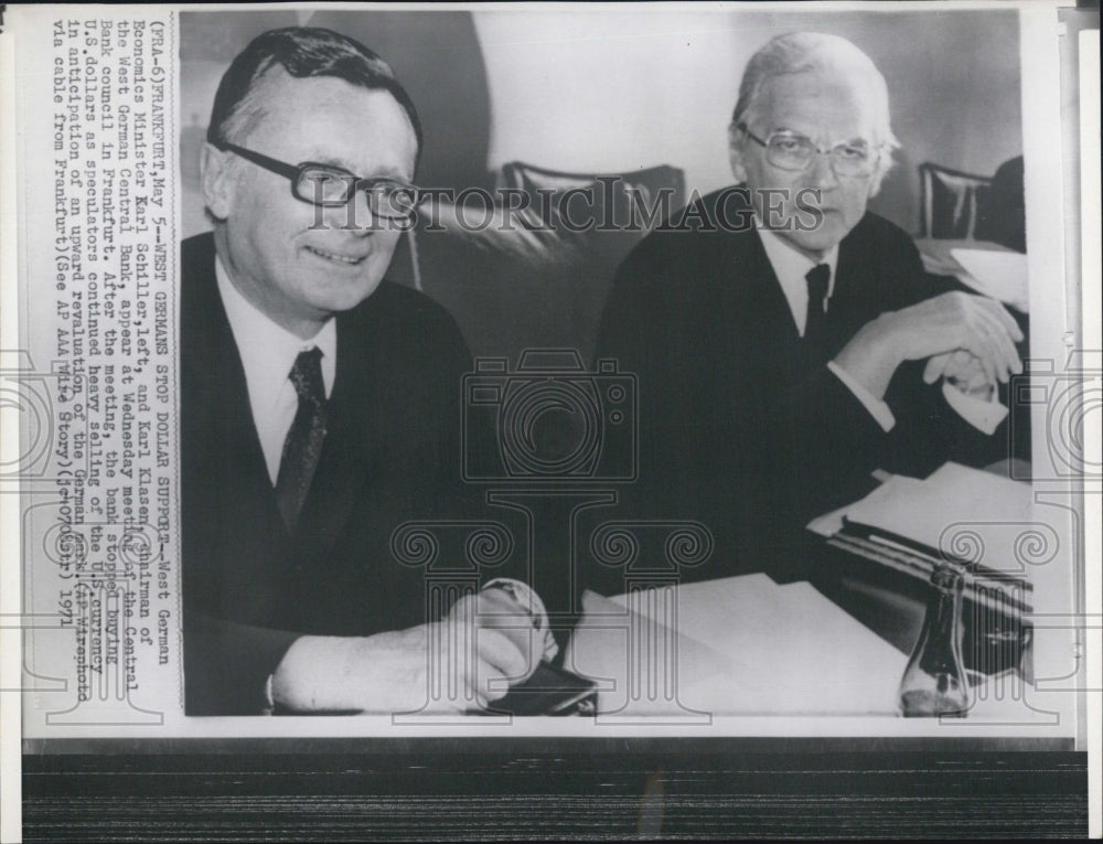 1971 Press Photo West German economics Minister Karl Schller and Karl Klasen - Historic Images