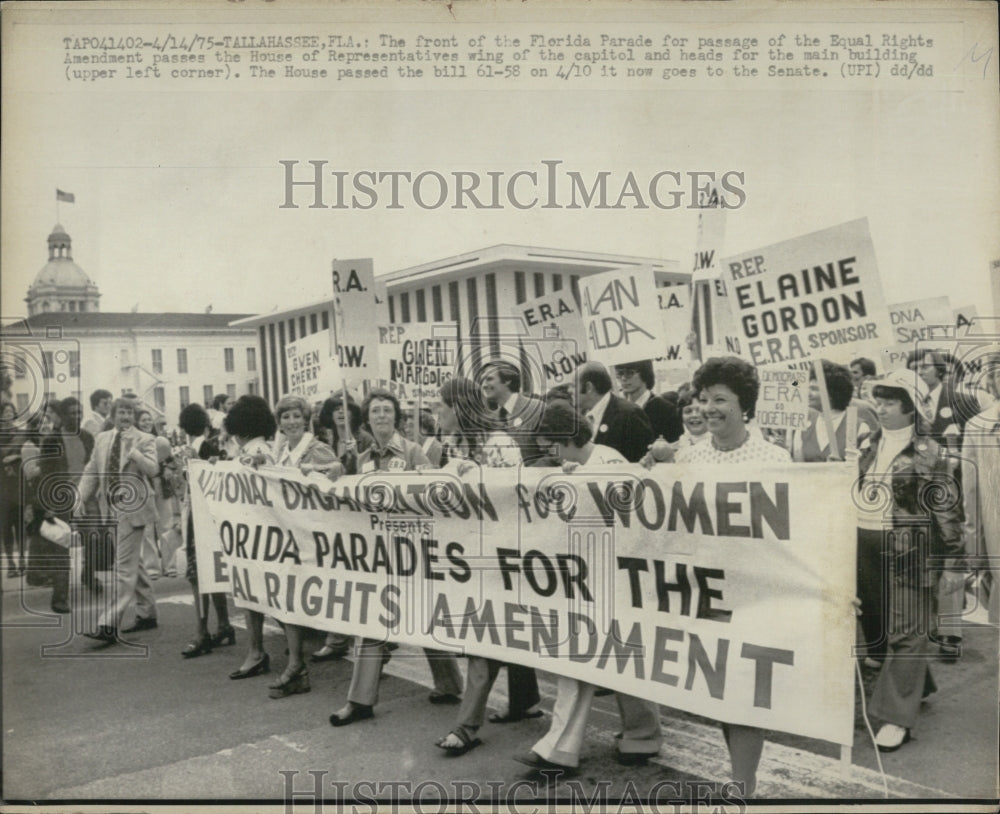 1975 Press Photo Participants of the Florida Parade - Historic Images