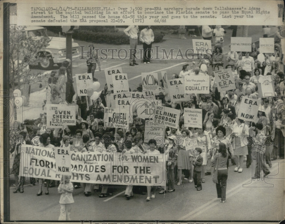 1979 Press Photo Pro-ERA marchers parade down Tallahassee&#39;s Adam&#39;s street - Historic Images