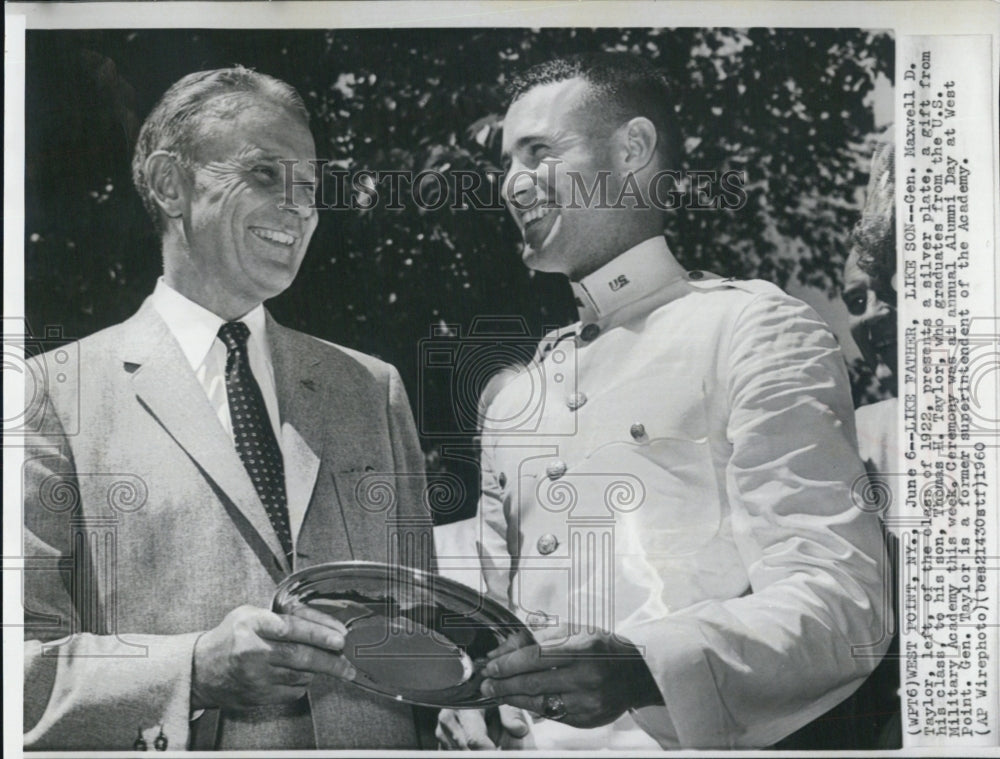 1960 Press Photo Gen.Maxwell  D.Taylor and son Thomas graduated from US Military - Historic Images