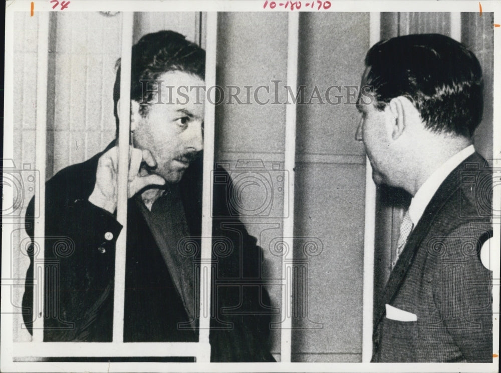 1972 Press Photo Joel David Kaplan Talks To A District Attorney - RSJ00771 - Historic Images